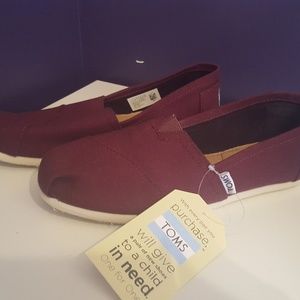 Toms Classic Slip Ons